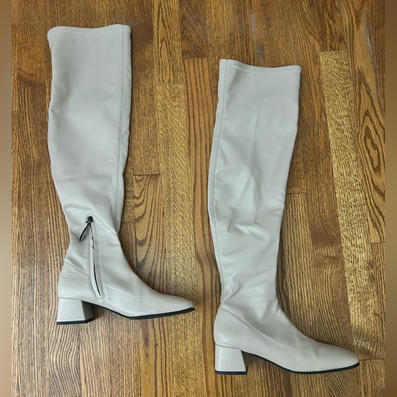 Bibilou Heeled Over the Knee Boots with Elegant Silhouette - Picture 7 of 10